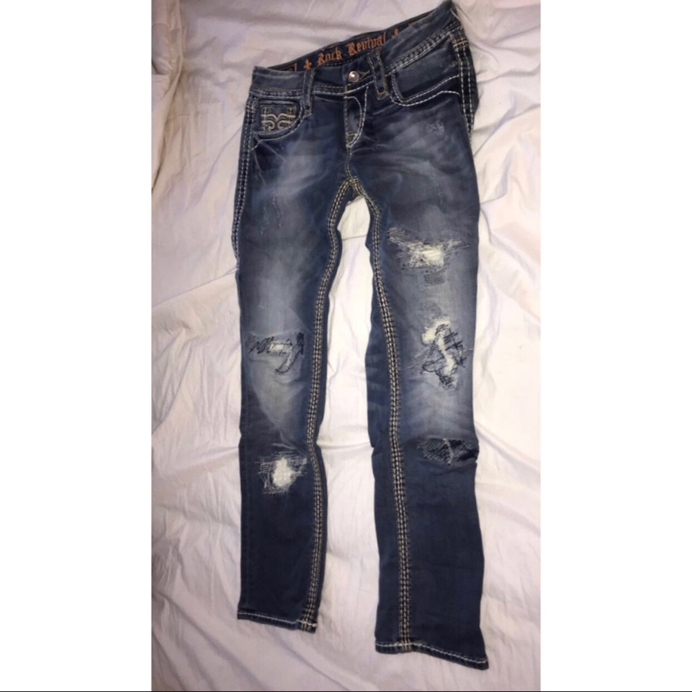 NWOT Rock revival distressed 25 crop